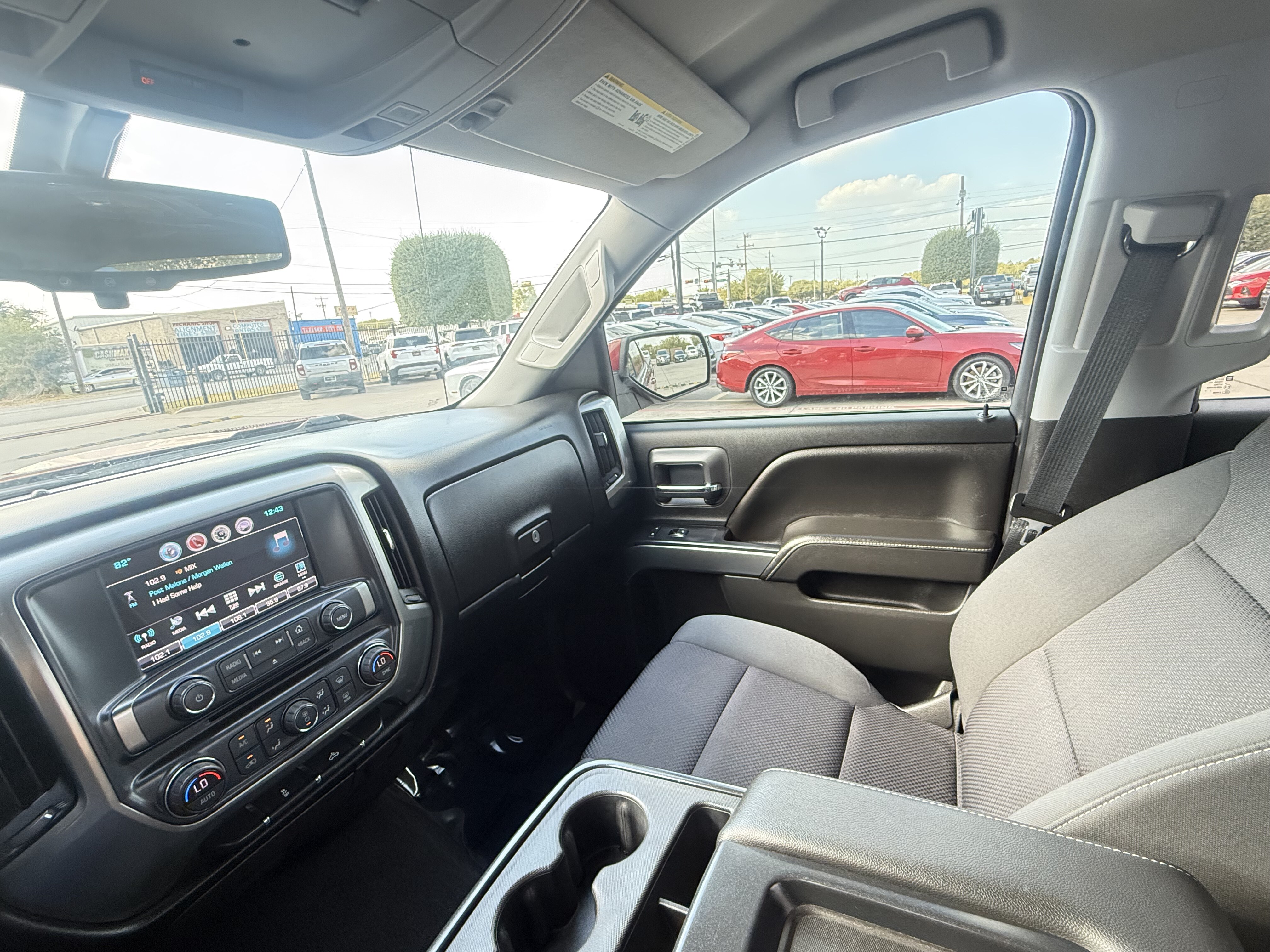 2018 Chevrolet Silverado 1500 Crew Cab LT 4WD - Image 22