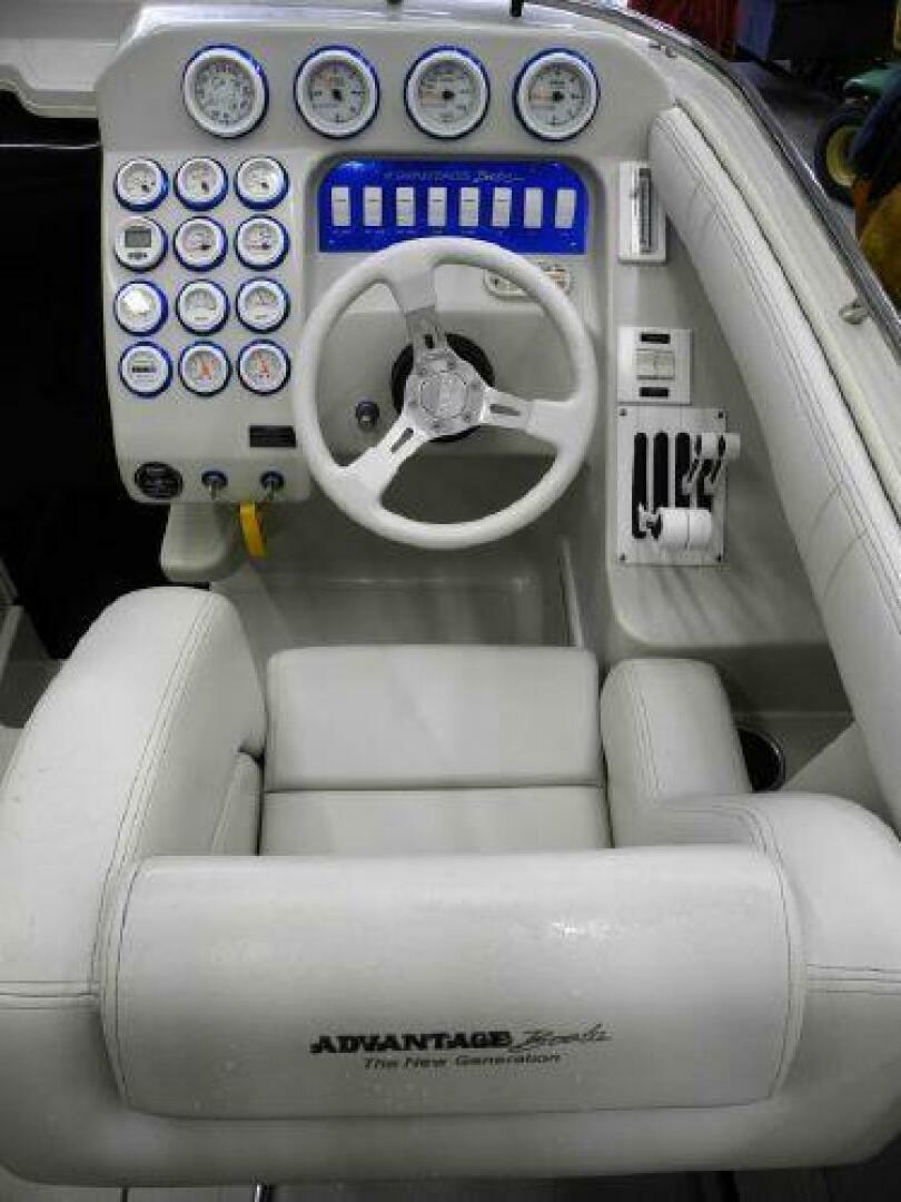 2002 Advantage - Image 11