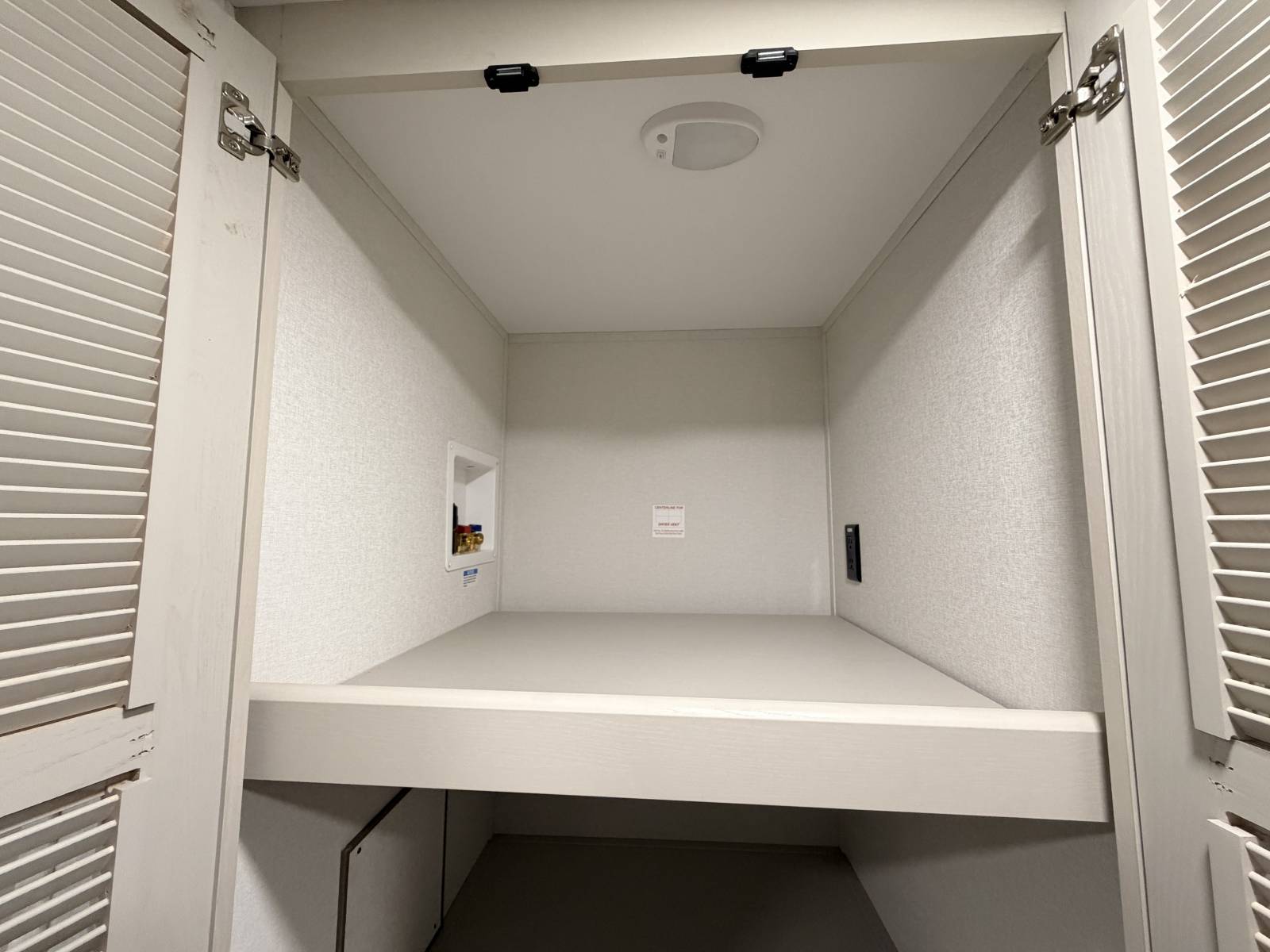 2026 Grand Design Reflection Travel Trailer 322FKTS - Image 24