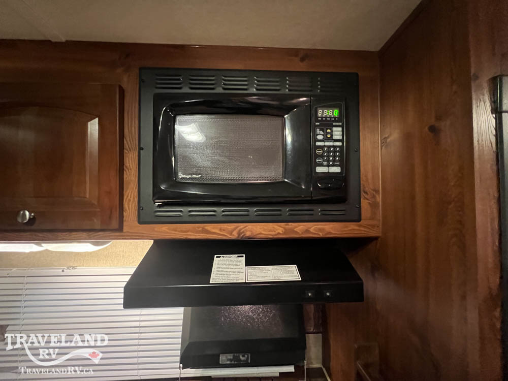 2013 FOREST RIVER ROCKWOOD ULTRA LITE 8315BSS HANDYMAN SPECIAL - Image 10