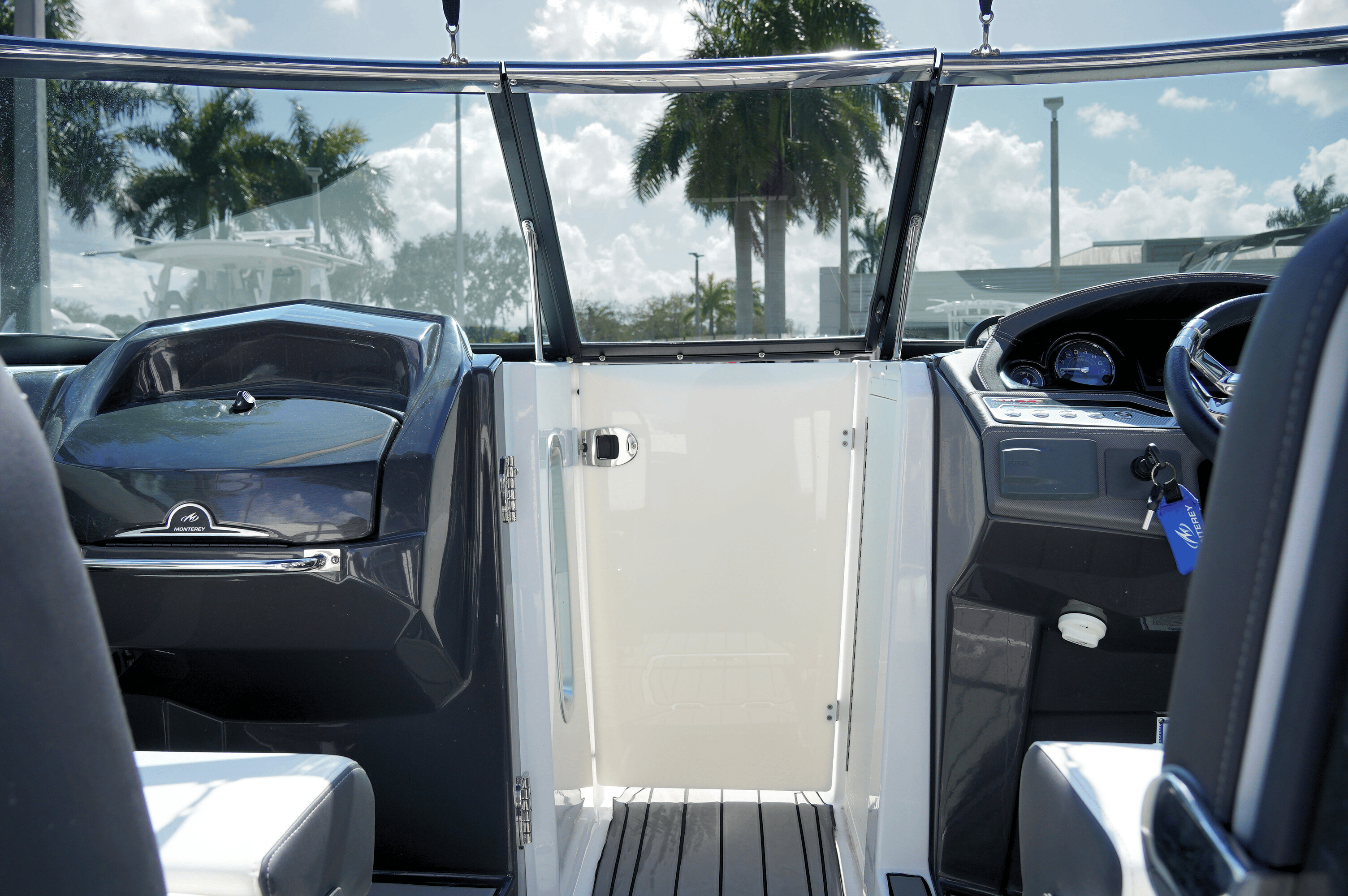2023 MONTEREY 275SS - Image 14