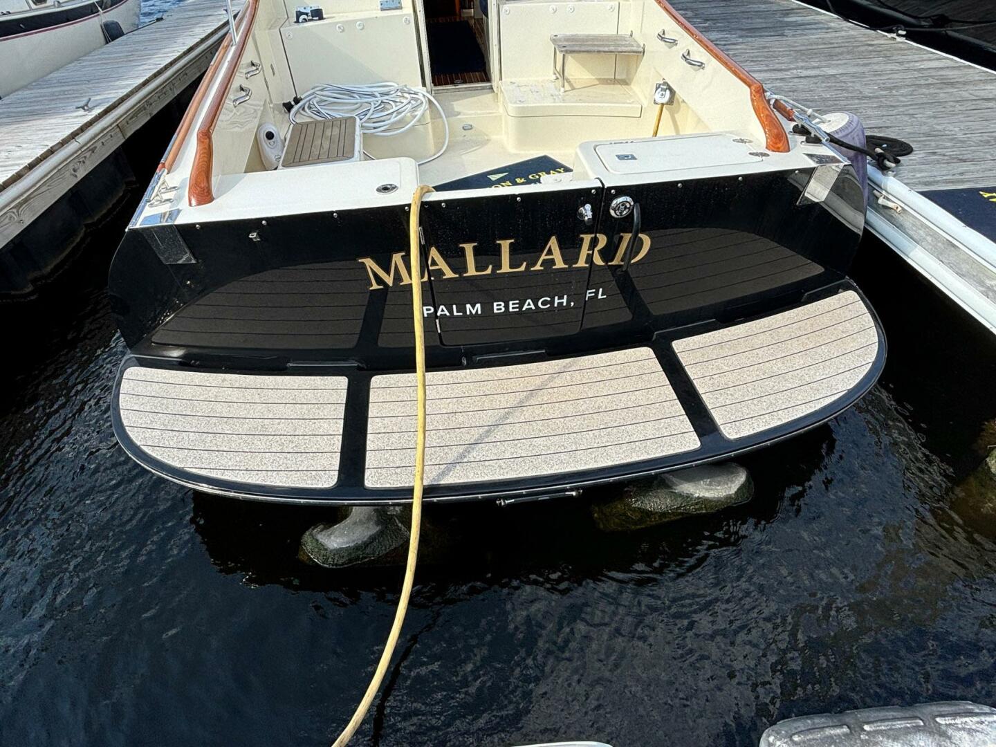 2005 Hinckley Talaria 44 Motor Yacht - Image 21