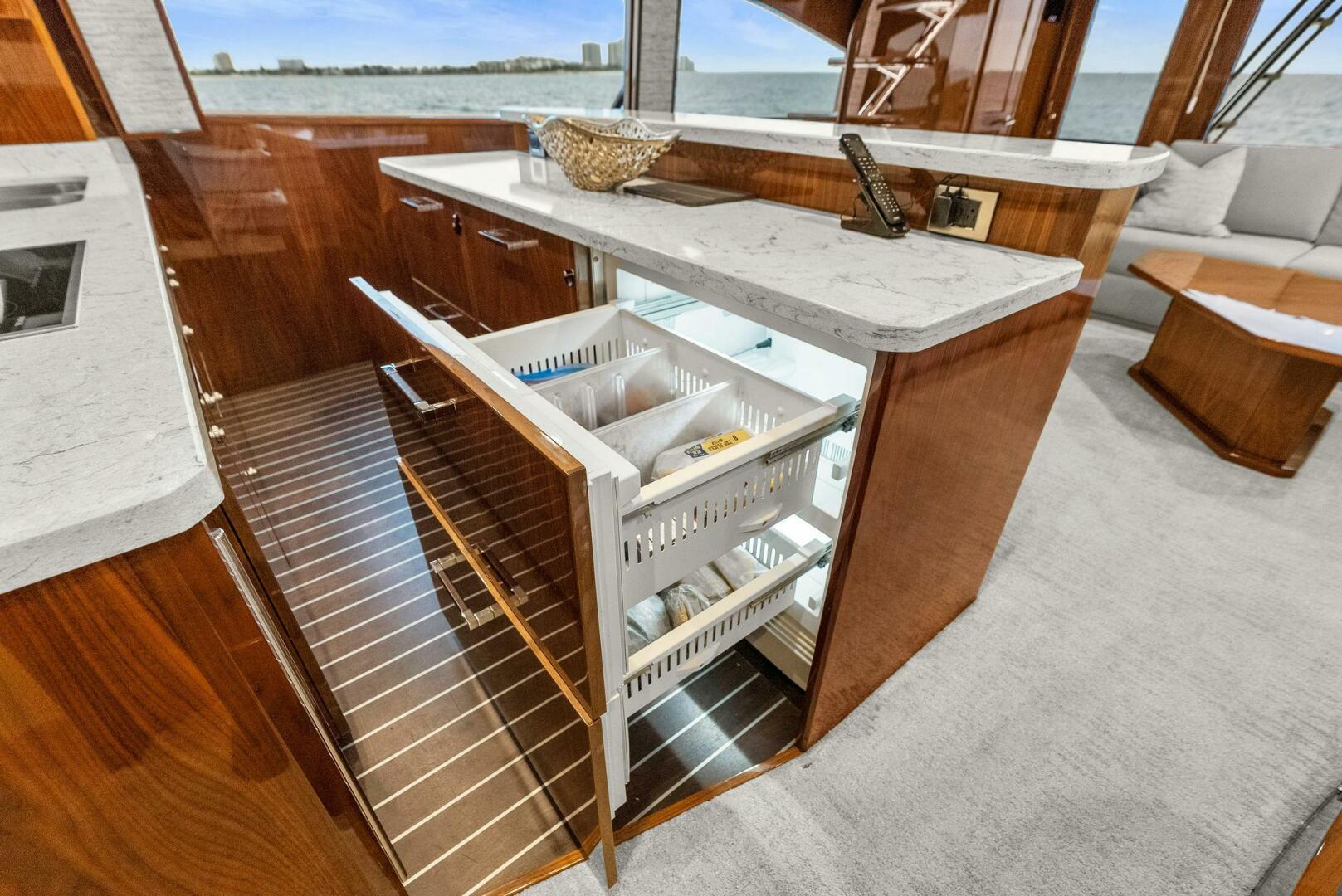 2022 Viking 68 Enclosed Bridge - Image 15