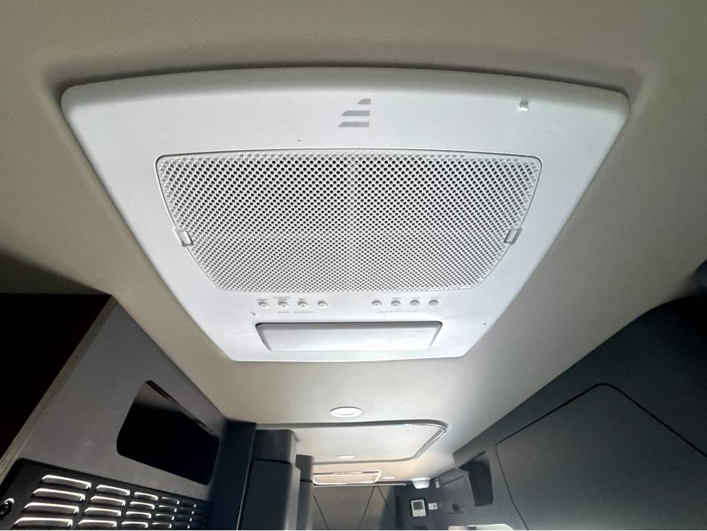 2027 GRAND DESIGN LINEAGE SERIESVP LVP2 - Image 25