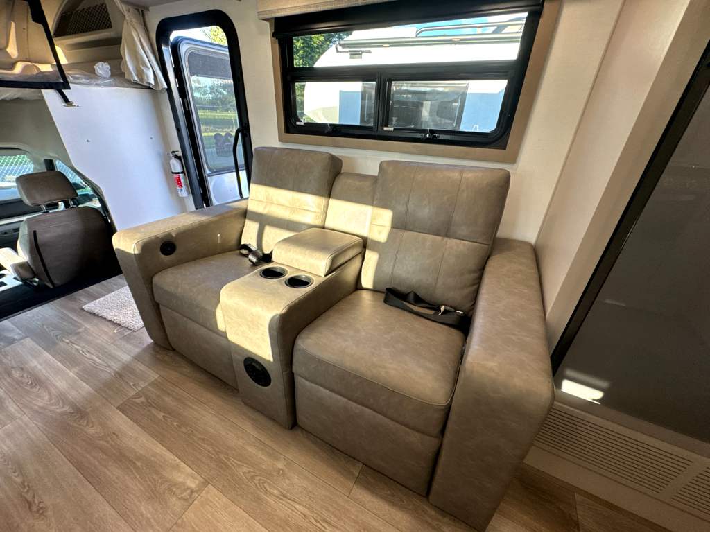 2027 ENTEGRA COACH ESTEEM XL 32U - Image 26