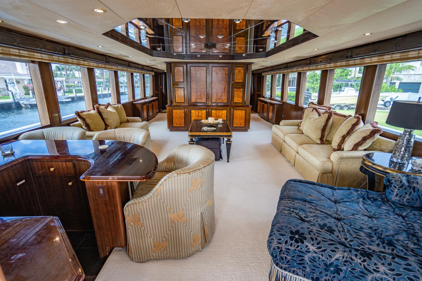 2001 Hatteras 100 Motor Yacht - Image 13