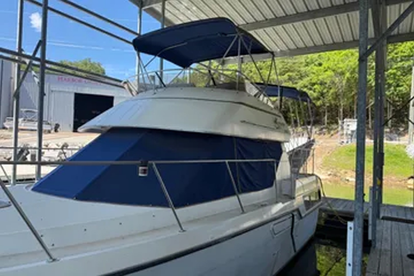 1994 Carver 300 - Image 2