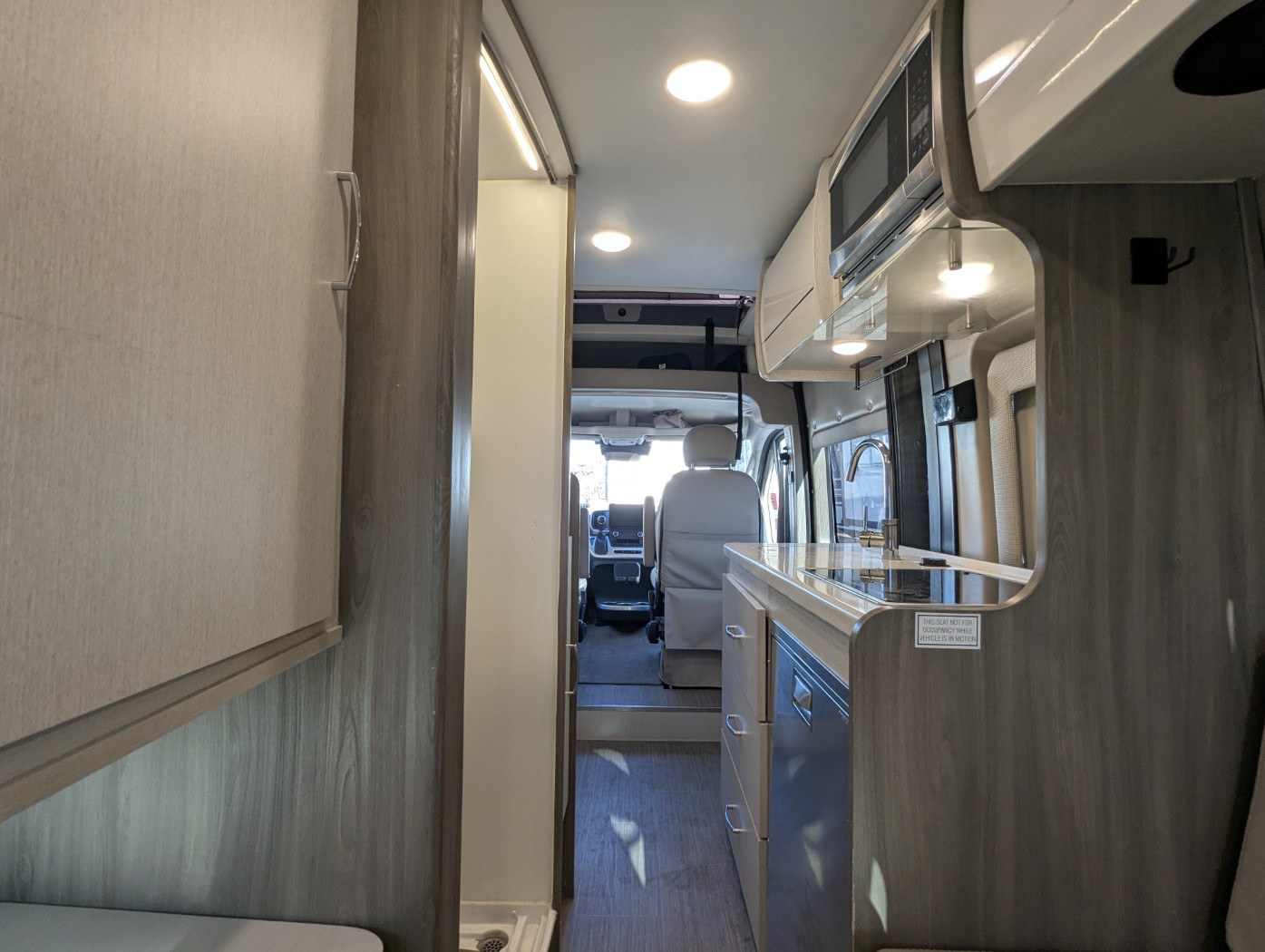 2022 Thor Motor Coach Tellaro 20J - Image 27