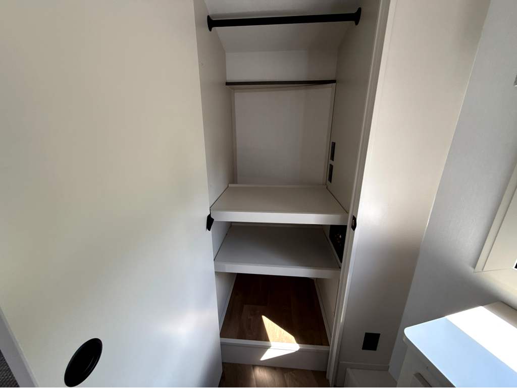2027 GRAND DESIGN SOLITUDE 310GK - Image 24