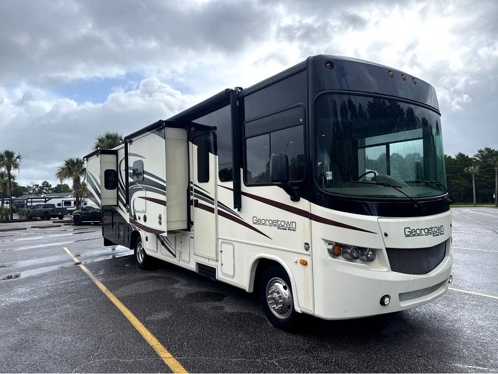 2016 FOREST RIVER GEORGETOWN 328TS - Image 1