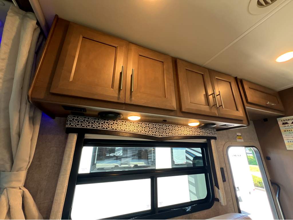 2022 THOR MOTOR COACH MAGNITUDE BT36 - Image 9