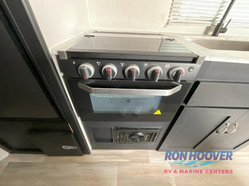 2023 COACHMEN 22SE - Image 12