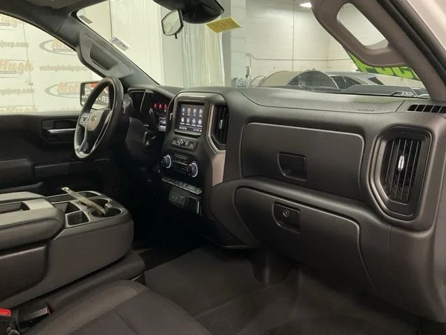 2022 Chevrolet Silverado 1500 Crew Cab Custom Trail Boss 4WD - Image 23