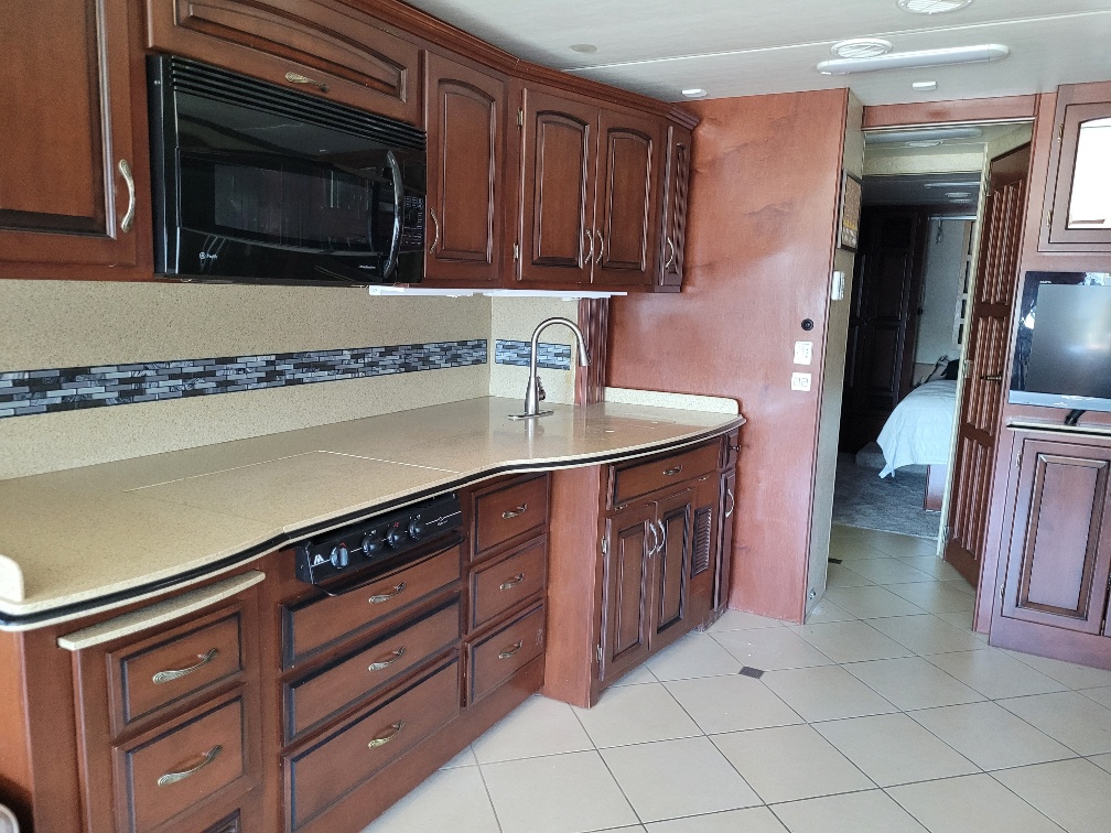 2011 Newmar Dutchstar 4020 - Image 9
