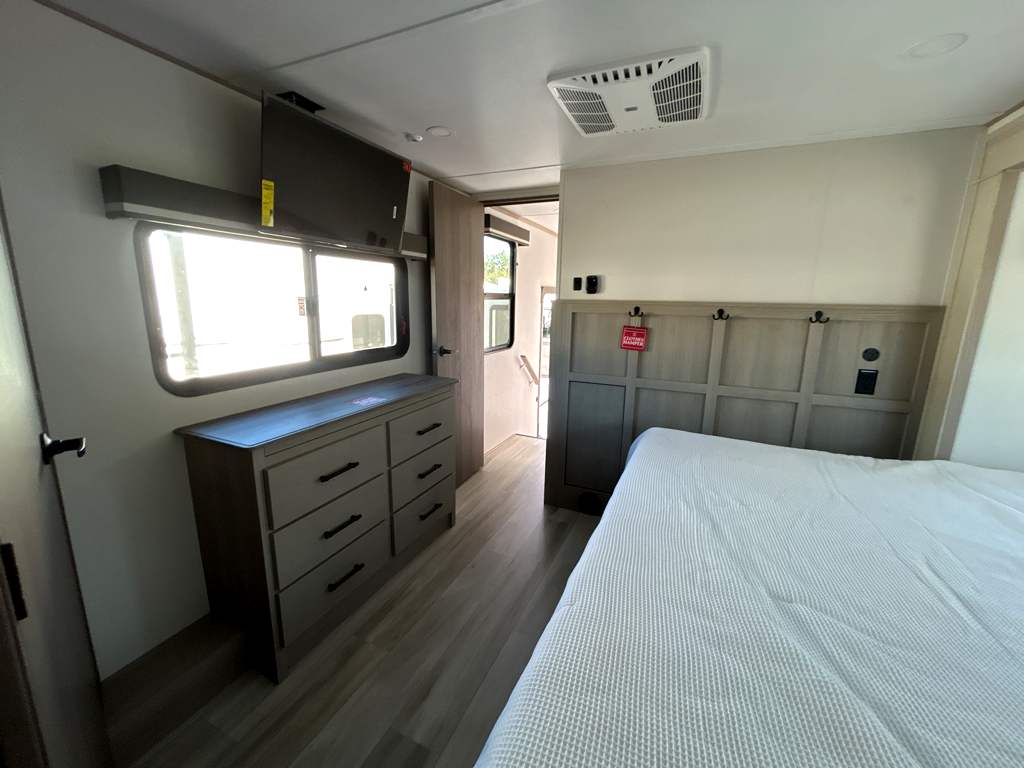 2026 GRAND DESIGN INFLUENCE 3003RL - Image 32