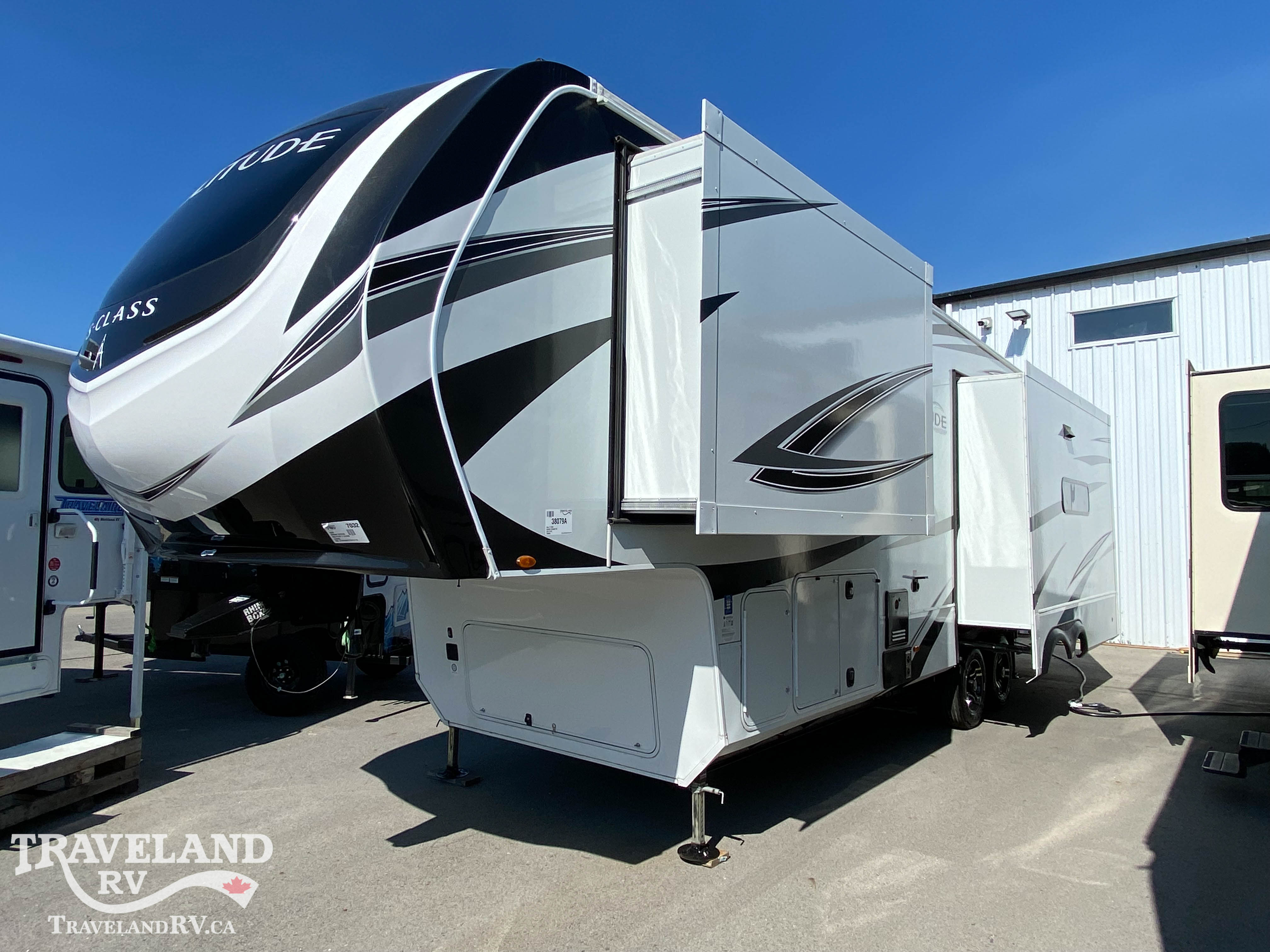 2023 Grand Design SOLITUDE 2930RL - Image 6