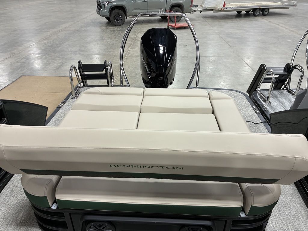 2026 Bennington 24MCSB Carbon Fiber Arch Tritoon Pontoon - Image 38
