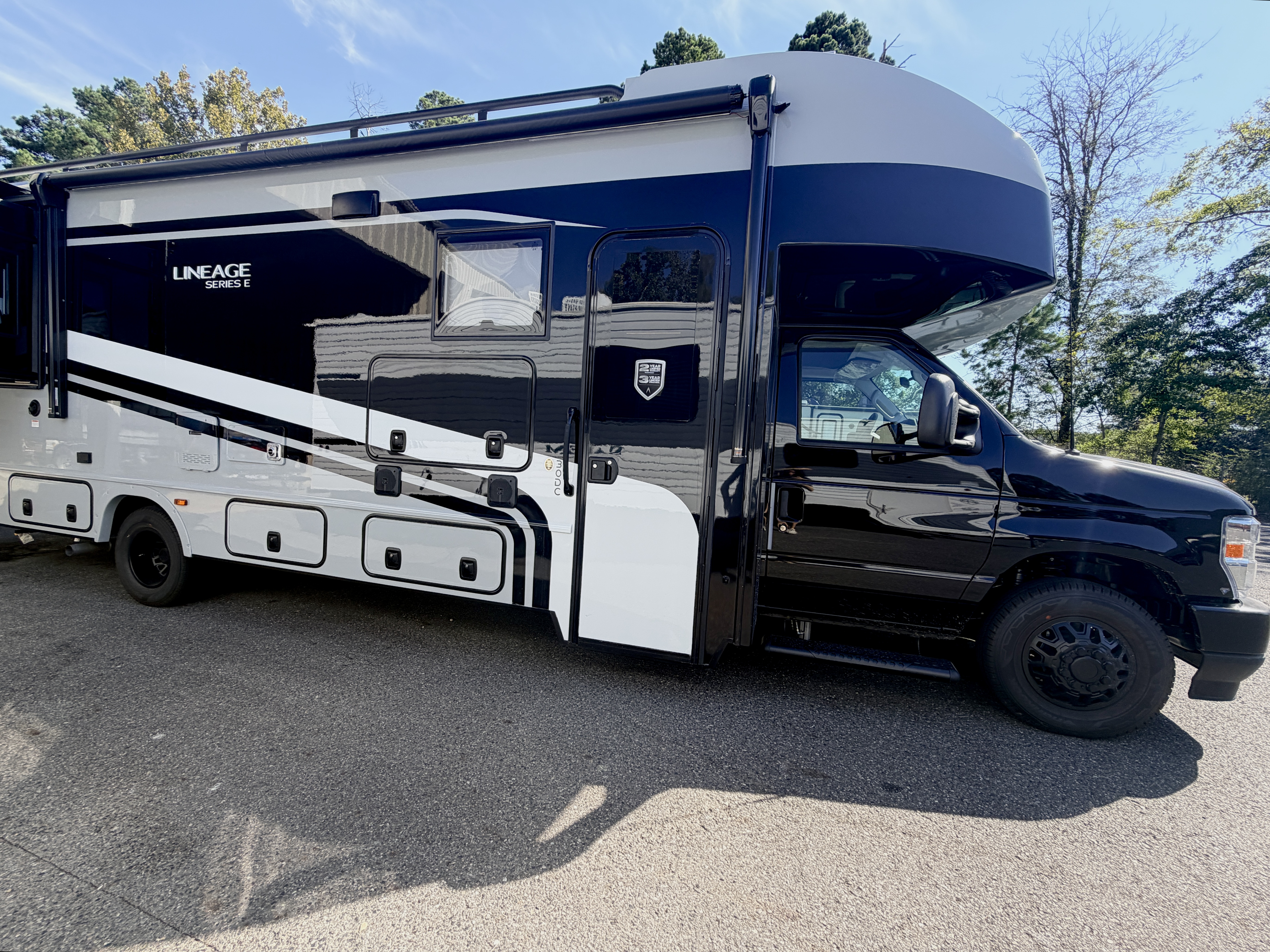 2027 Grand Design LINEAGE SERIES E 30DC - Image 8