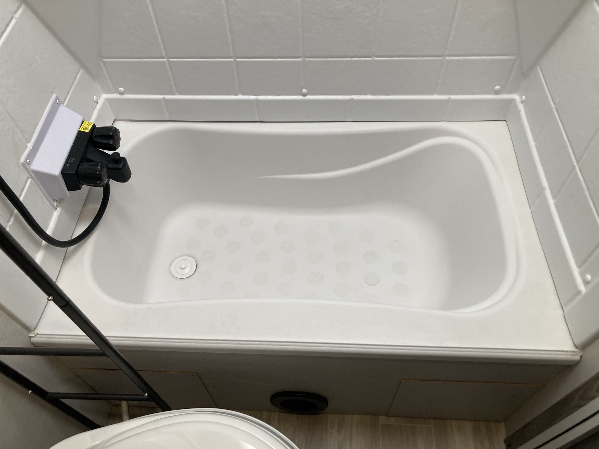 2025 Forest River Vibe 24DB - Image 18