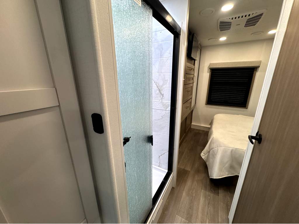 2027 ENTEGRA COACH ODYSSEY 29V - Image 17