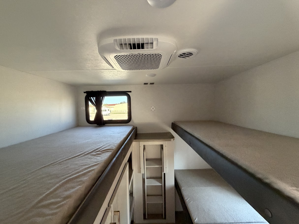 2027 JAYCO JAY FLIGHT 295TBS - Image 18