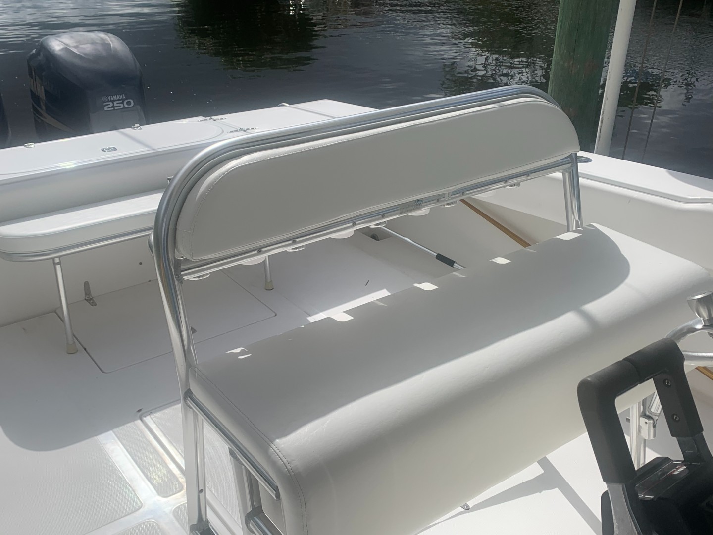 2001 Venture 34 Center Console - Image 10