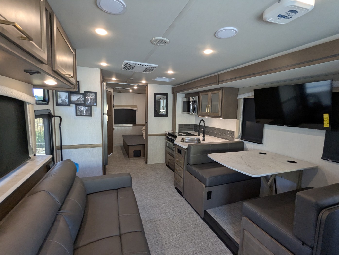 2026 Fleetwood Flair 28A - Image 11