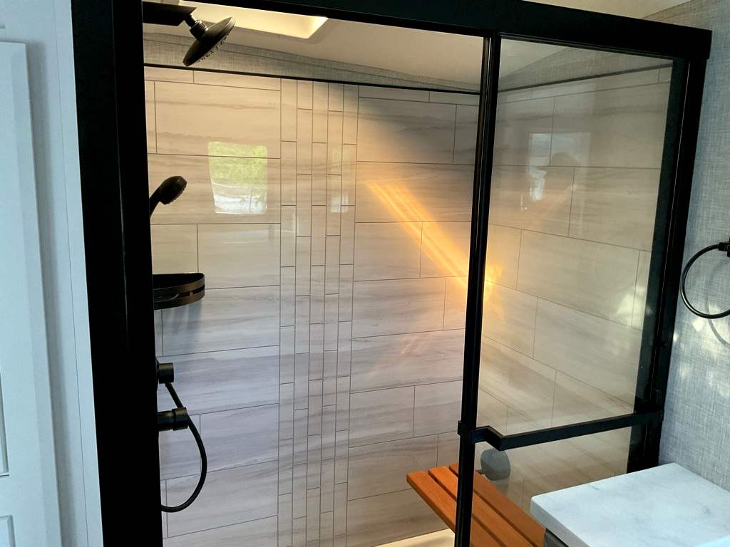 2025 JAYCO PINNACLE 38 FLGS - Image 16
