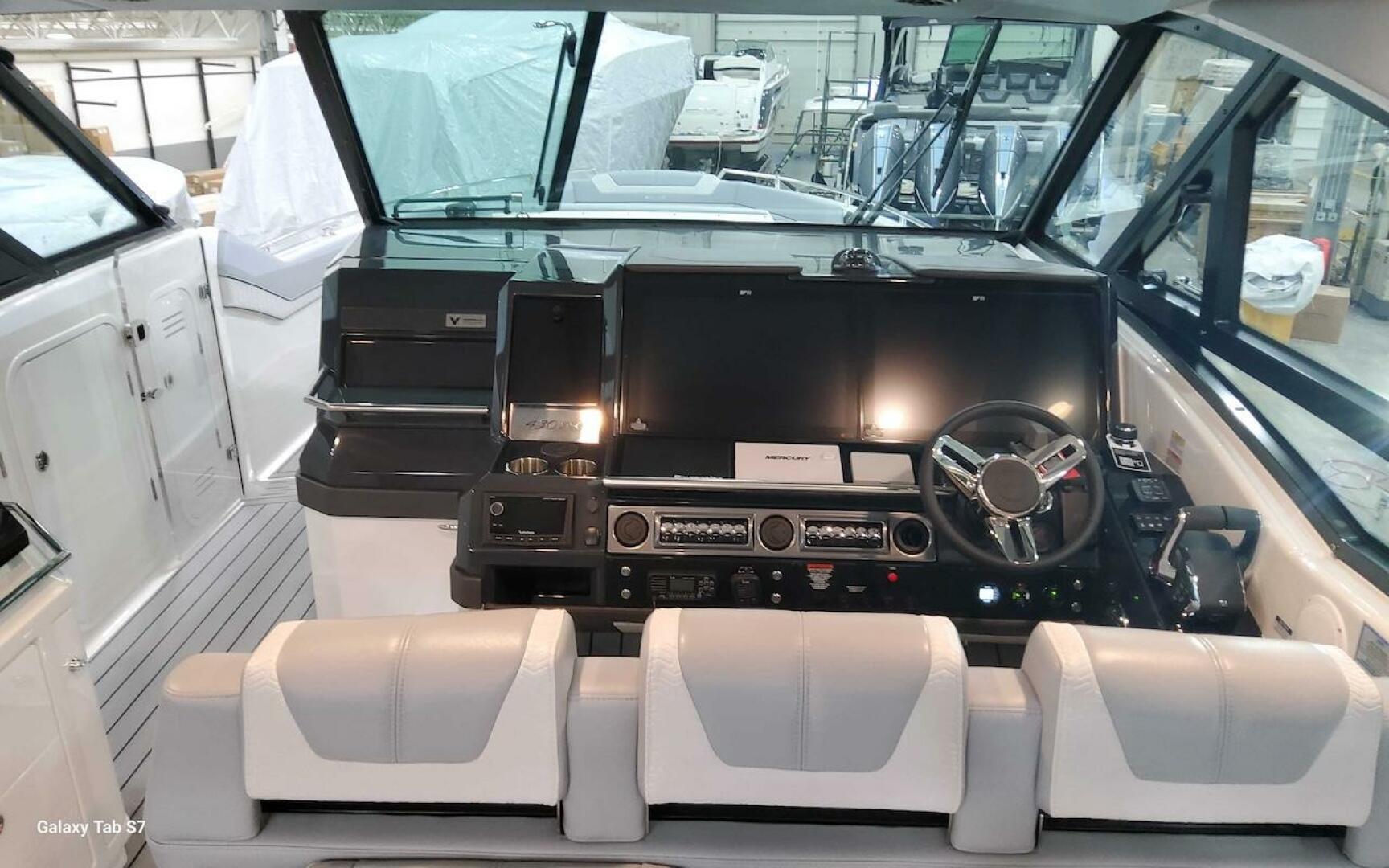 2024 Formula 430 Super Sport Crossover - Image 26