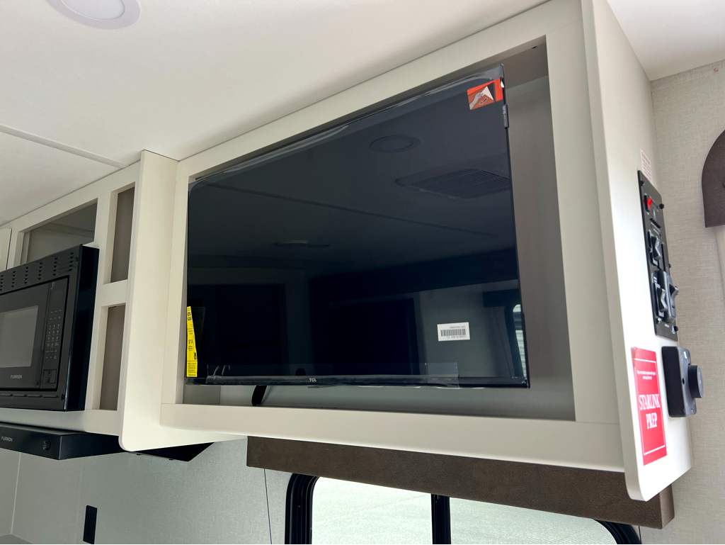 2027 GRAND DESIGN TRANSCEND 245RLT - Image 12