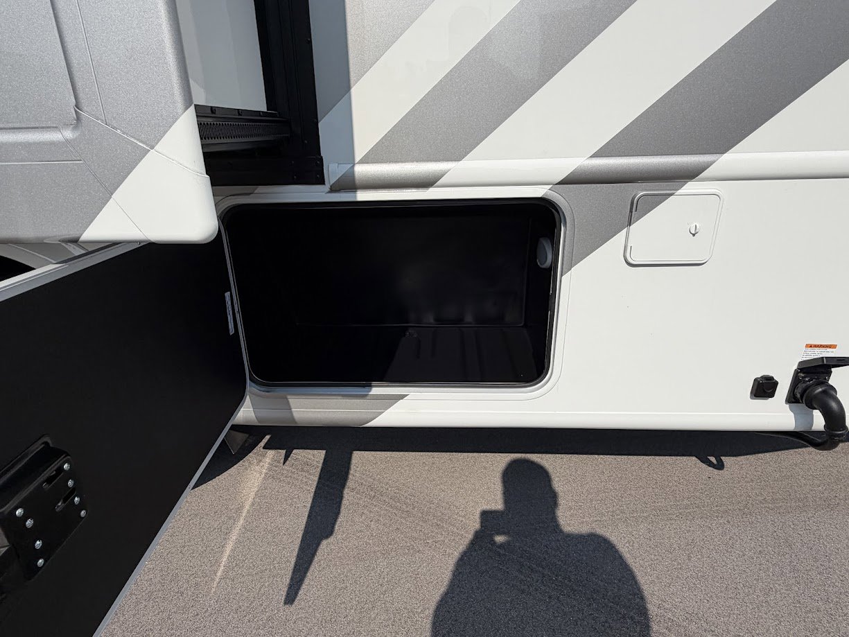 2026 THOR MOTOR COACH MAGNITUDE GRAND X32 - Image 4