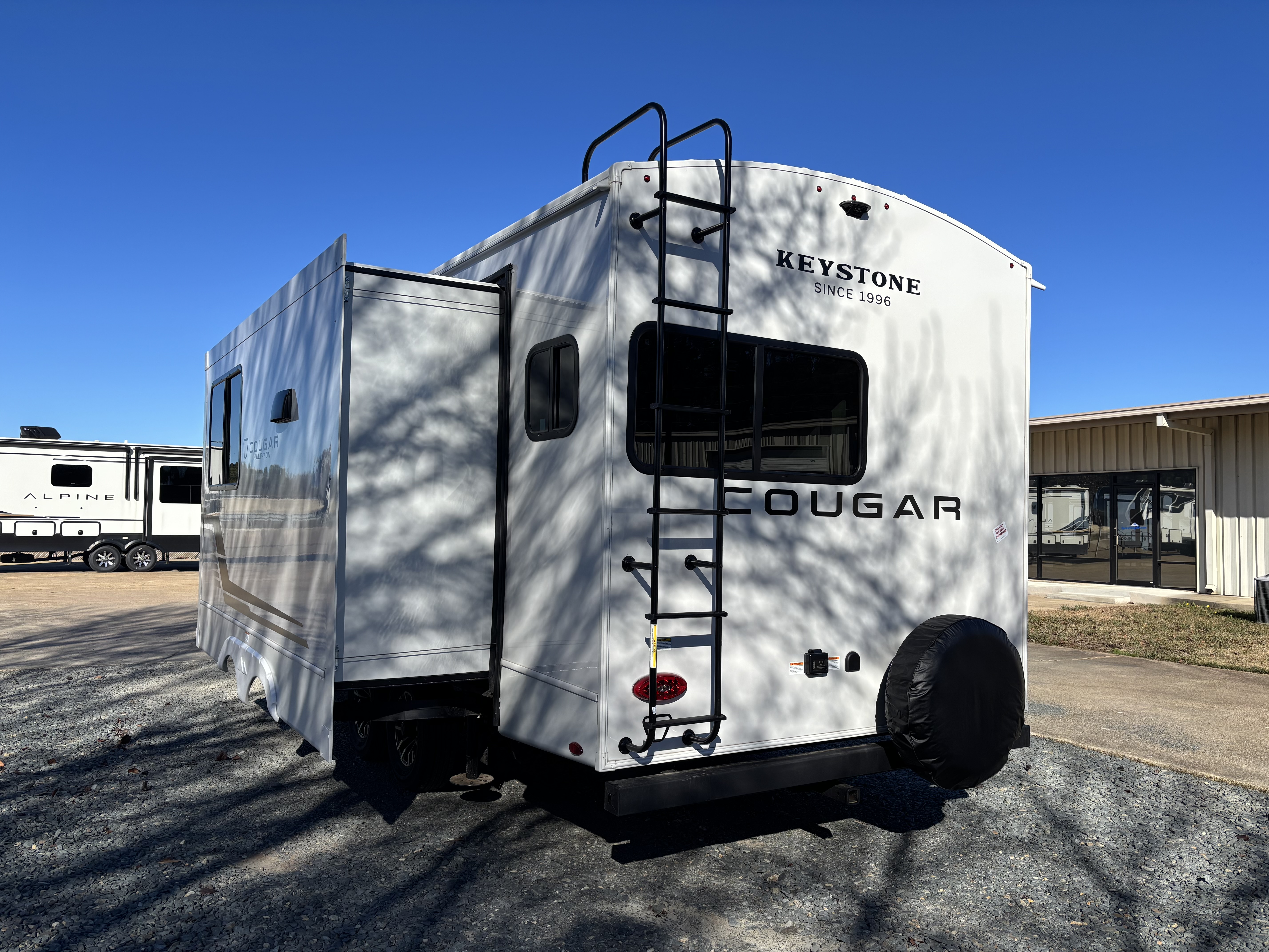 2026 Keystone Cougar Half-Ton 22MLS - Image 6