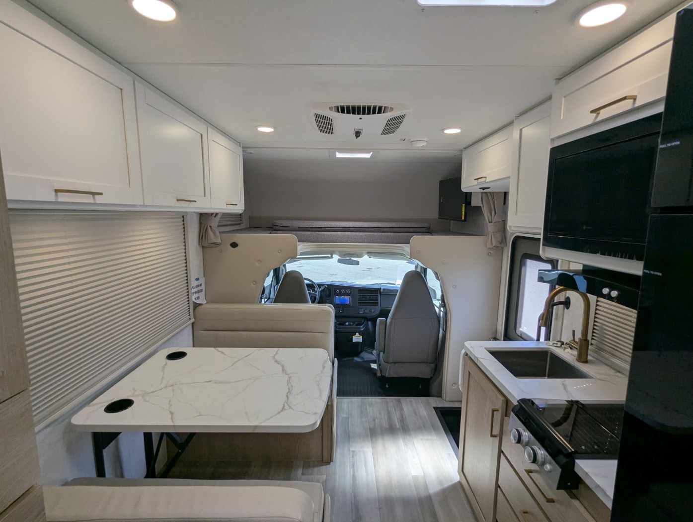 2027 Thor Motor Coach Four Winds 21Z - Image 29