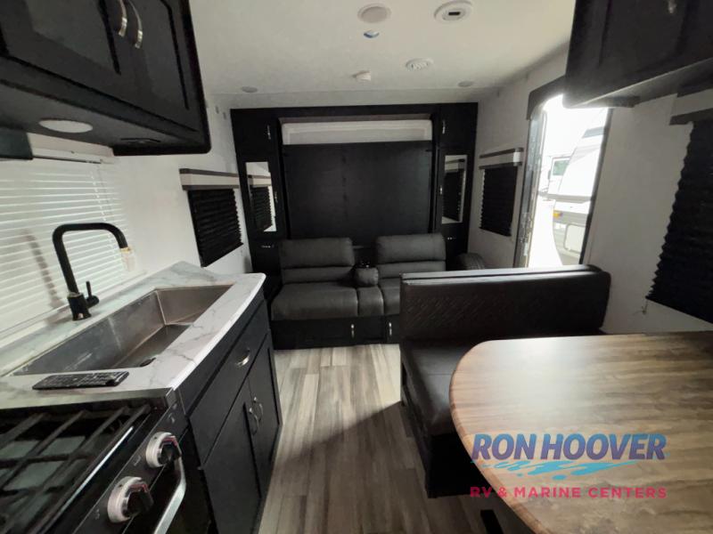2023 FREEDOM EXPRESS 22SE - Image 6