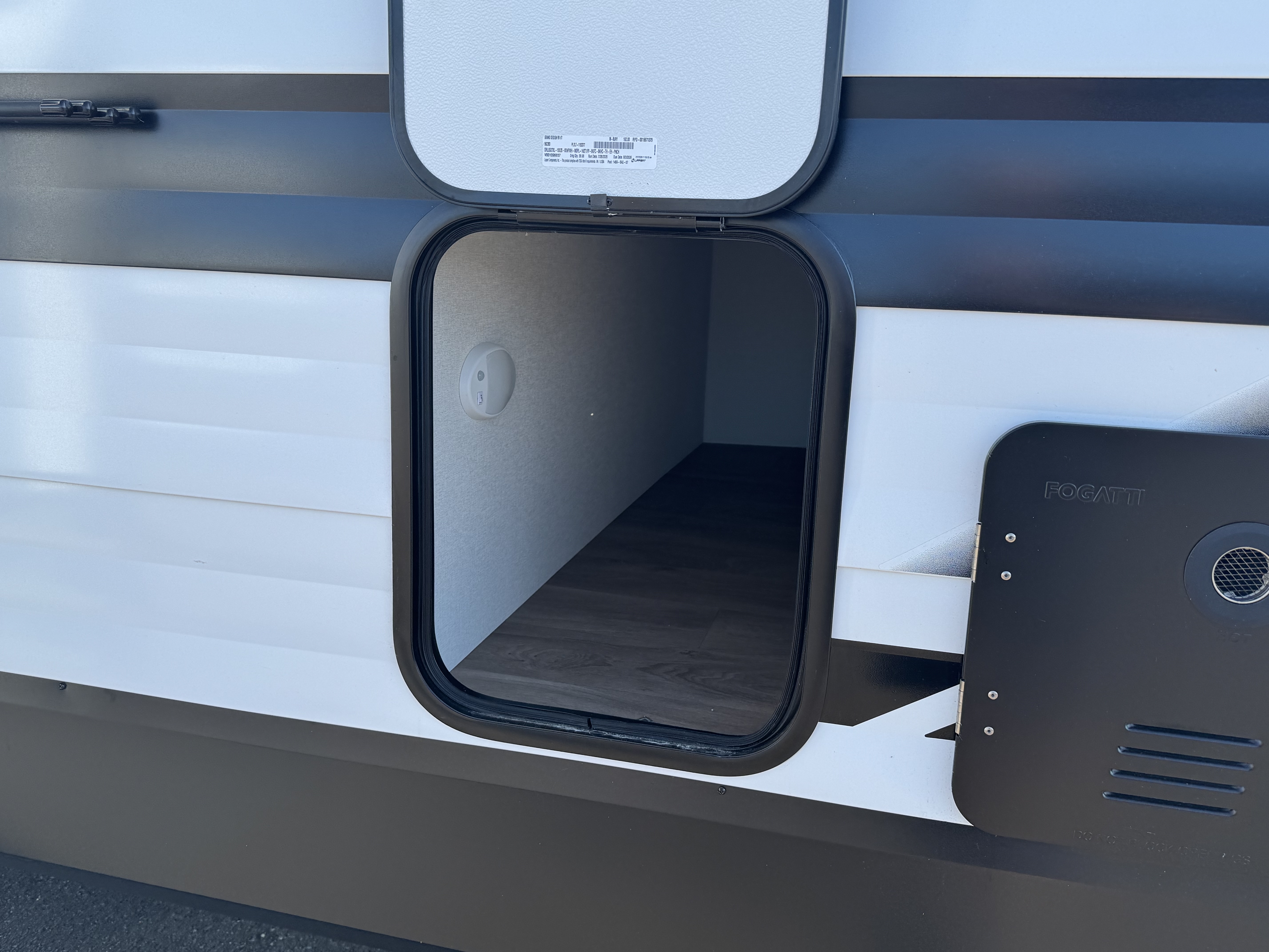 2027 GRAND DESIGN TRANSCEND 265BHT - Image 9