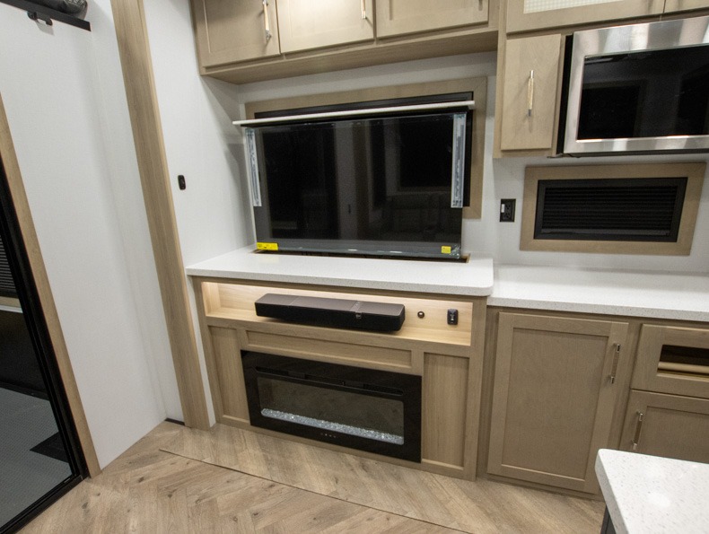 2026 Keystone Raptor 430 - Image 14