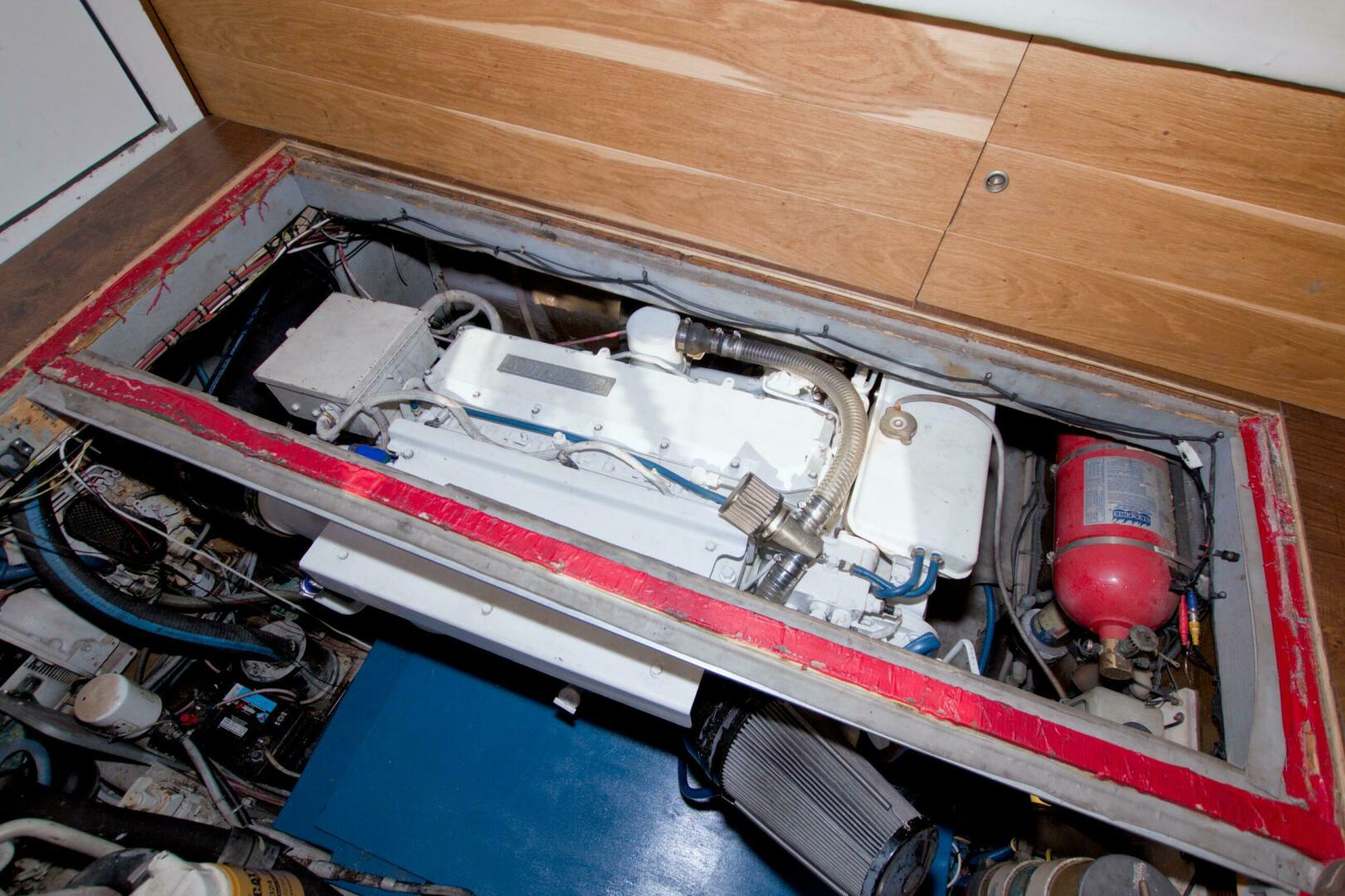 1998 Luhrs 36 Convertible - Image 60