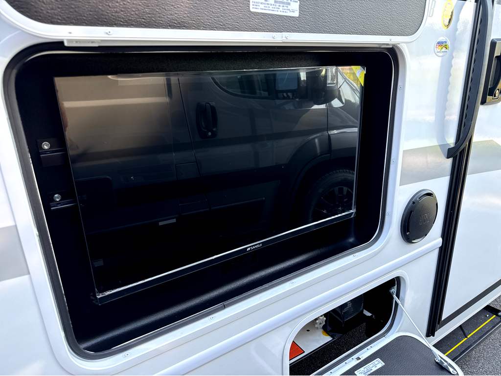 2027 ENTEGRA COACH ODYSSEY 24B - Image 8