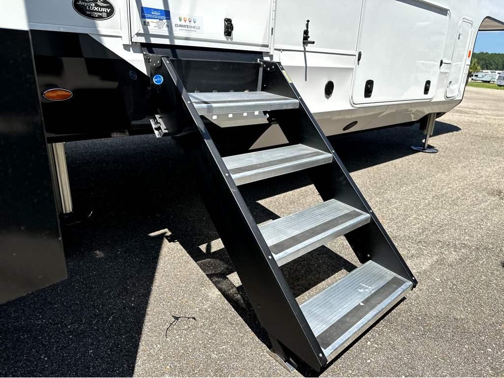 2027 JAYCO NORTH POINT 381CKRE - Image 7