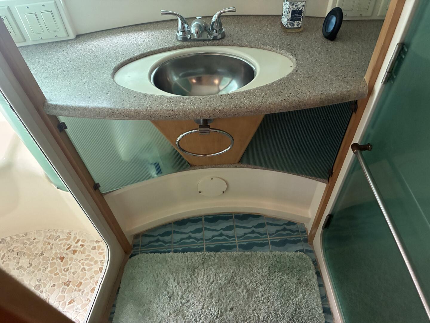 1996 Carver 455 Aft Cabin - Image 15