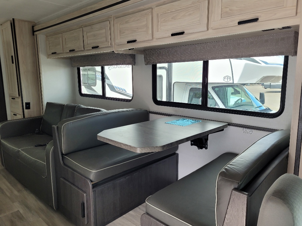 2024 Forest River Sunseeker LE 2550DSLE - Image 6