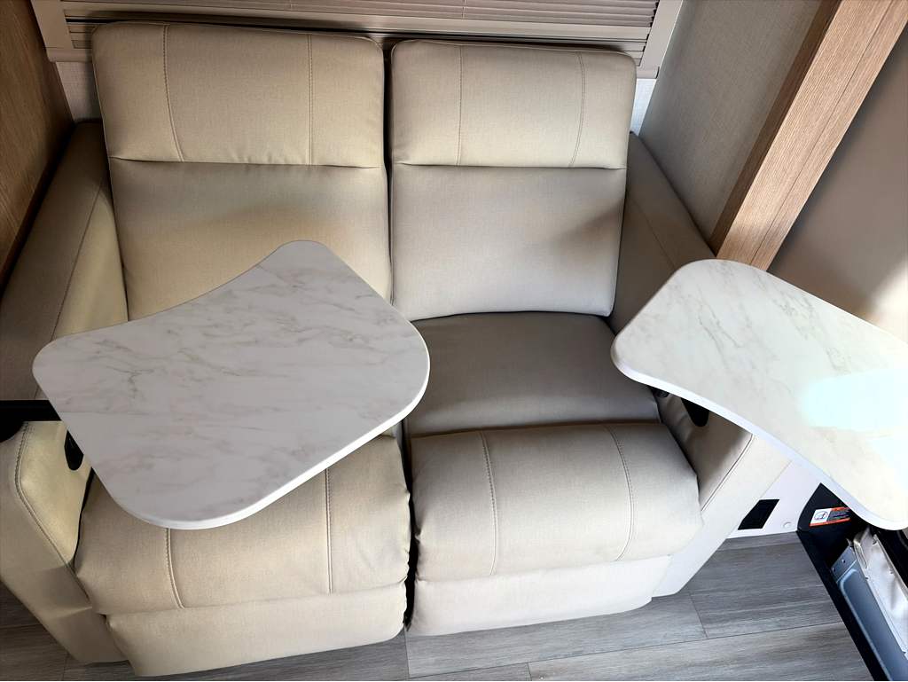 2027 THOR MOTOR COACH TIBURON 24XL - Image 20