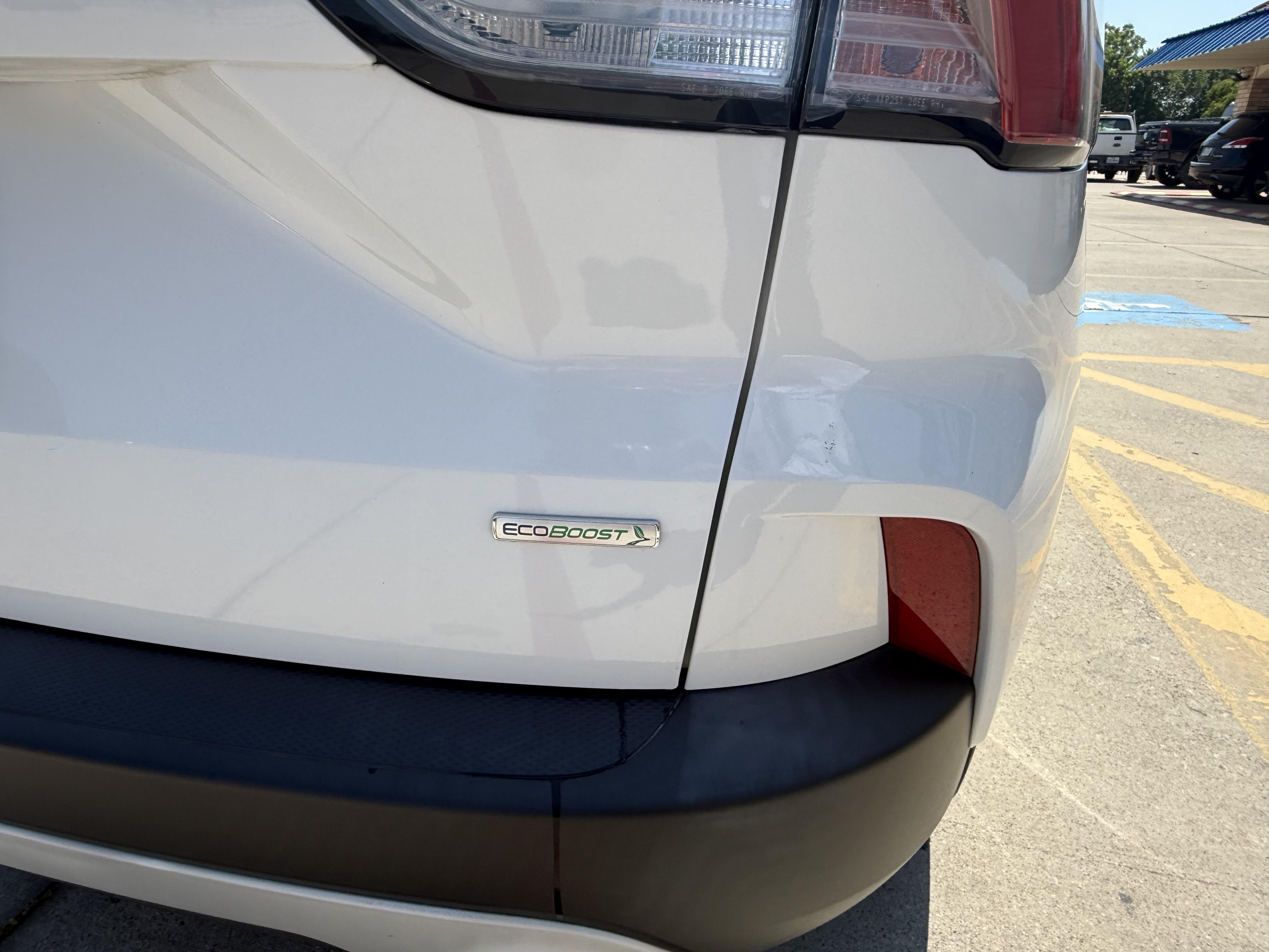 2020 Ford Escape Utility 4D SE 2WD - Image 12