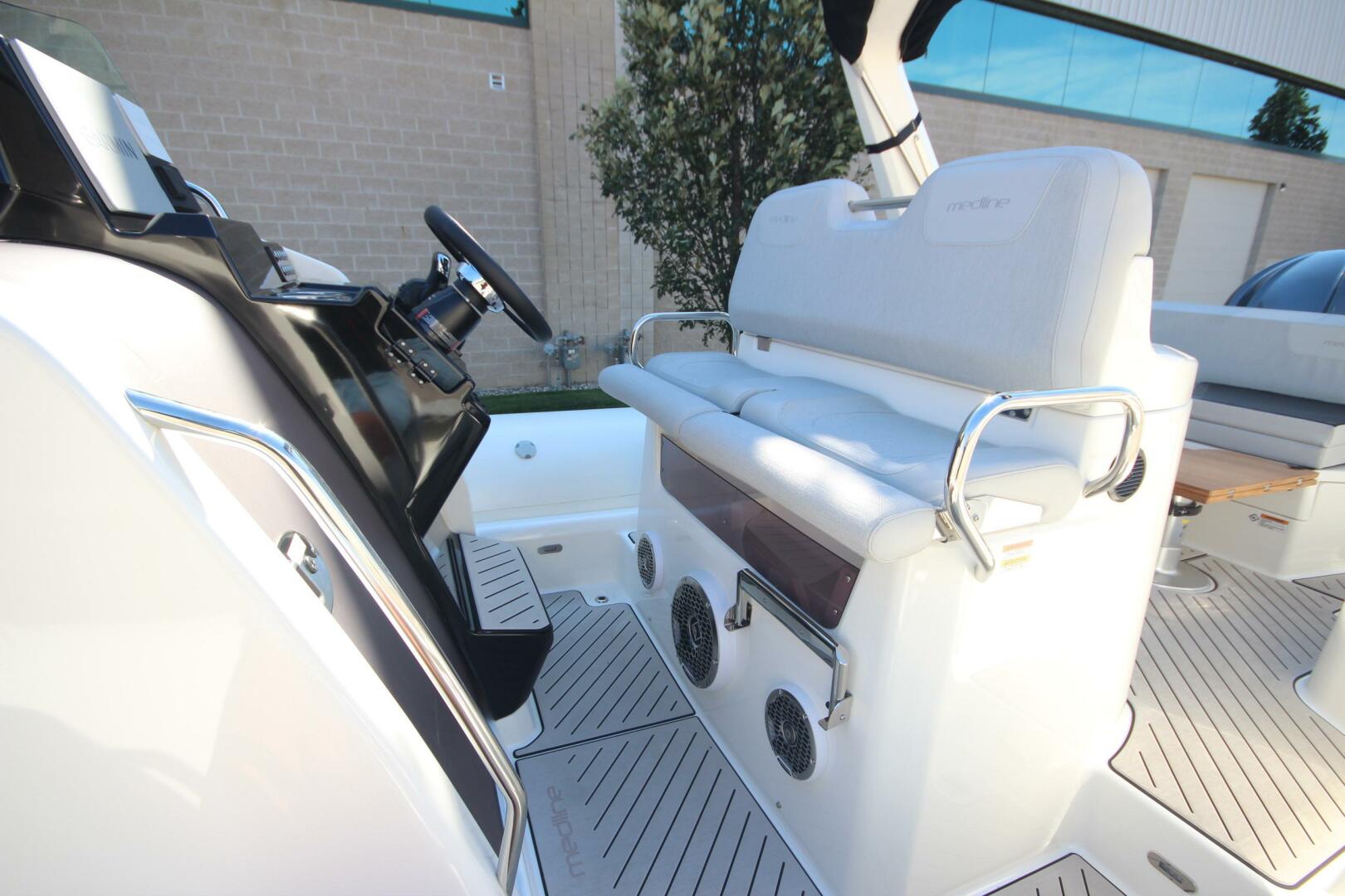 2024 Zodiac Medline 9 NEO - Image 37