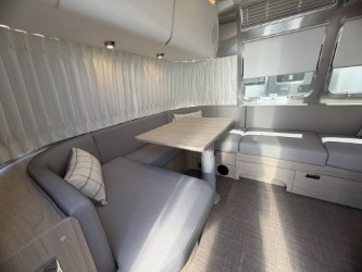 2026 AIRSTREAM GLOBETROTTER 25FBT - Image 11