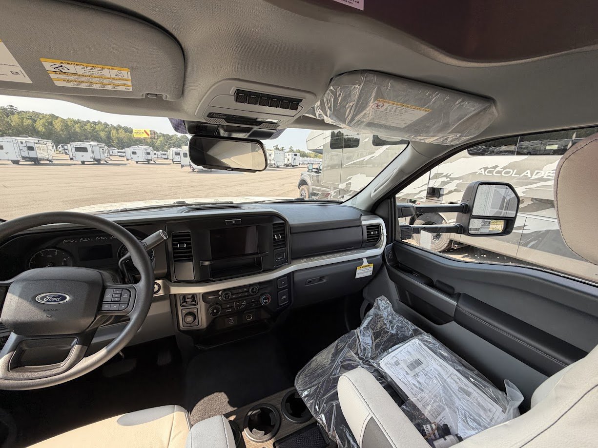 2026 THOR MOTOR COACH MAGNITUDE GRAND X32 - Image 17