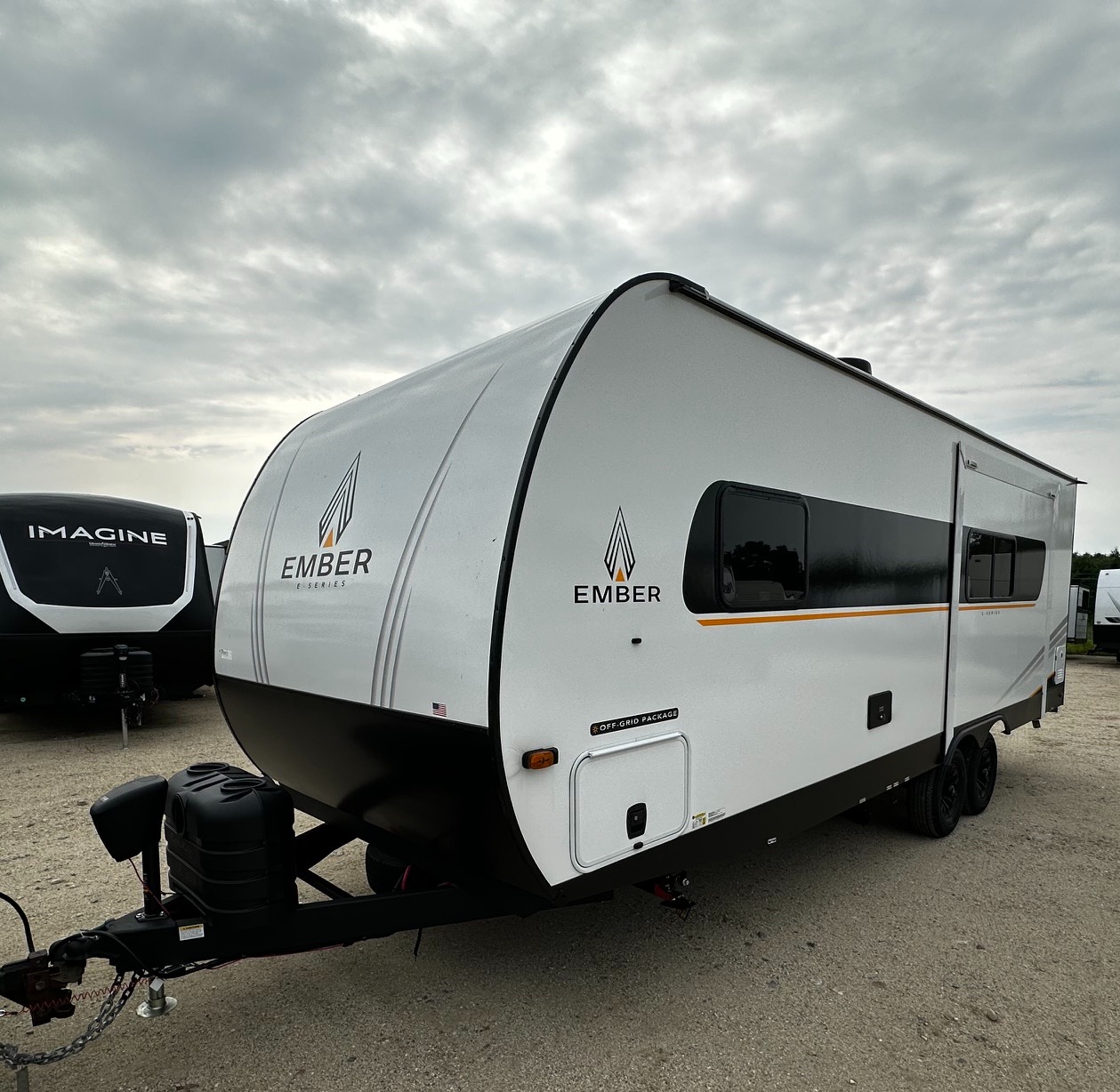 2027 Ember RV E-Series 24RLD - Image 2