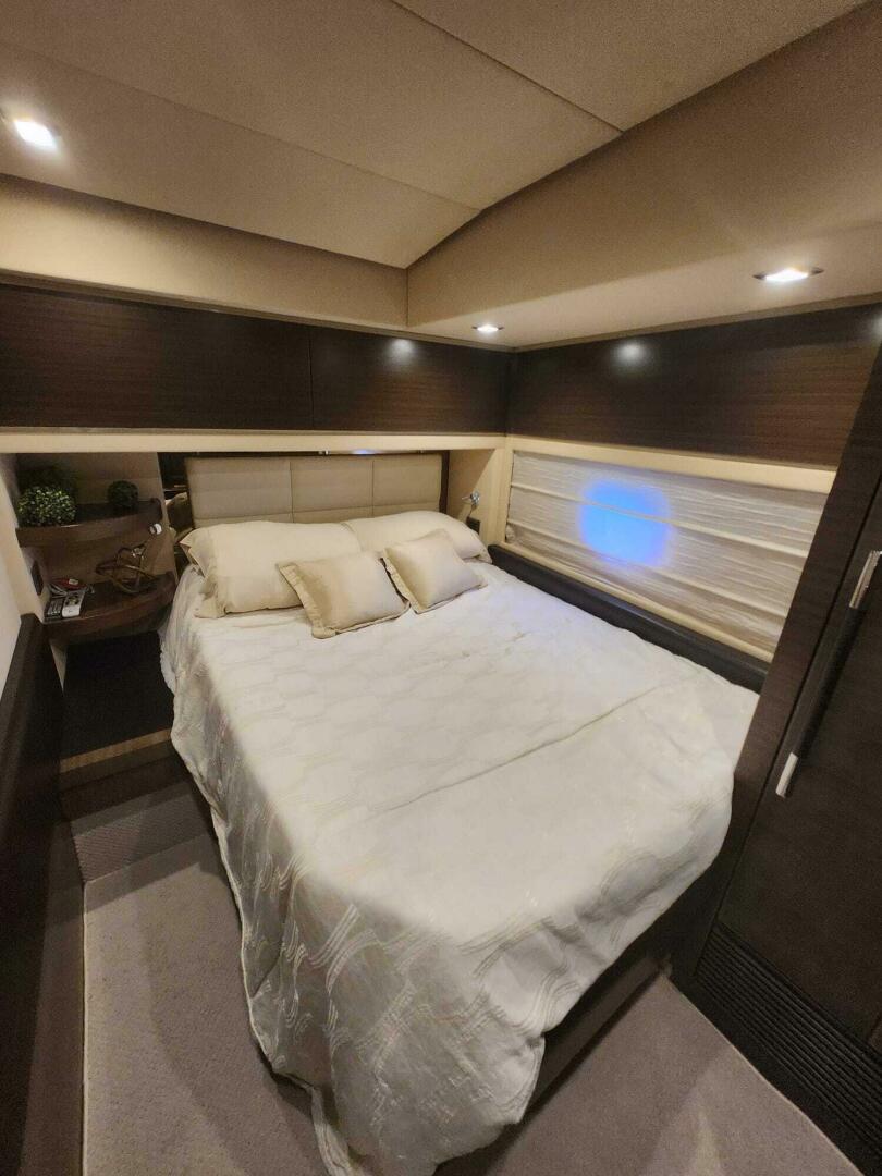 2014 Azimut Flybridge - Image 82