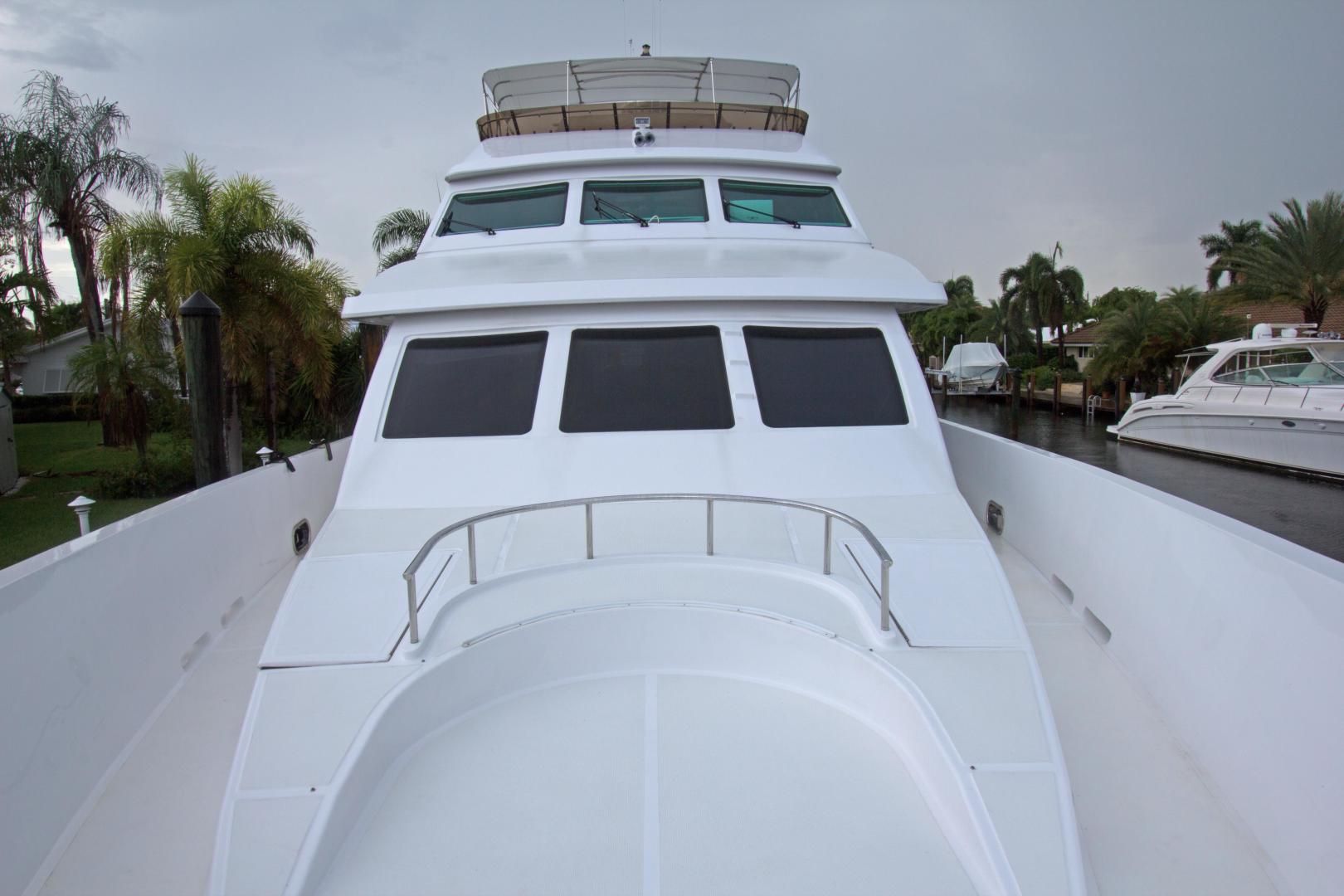 2002 President 100 Motor Yacht - Image 25