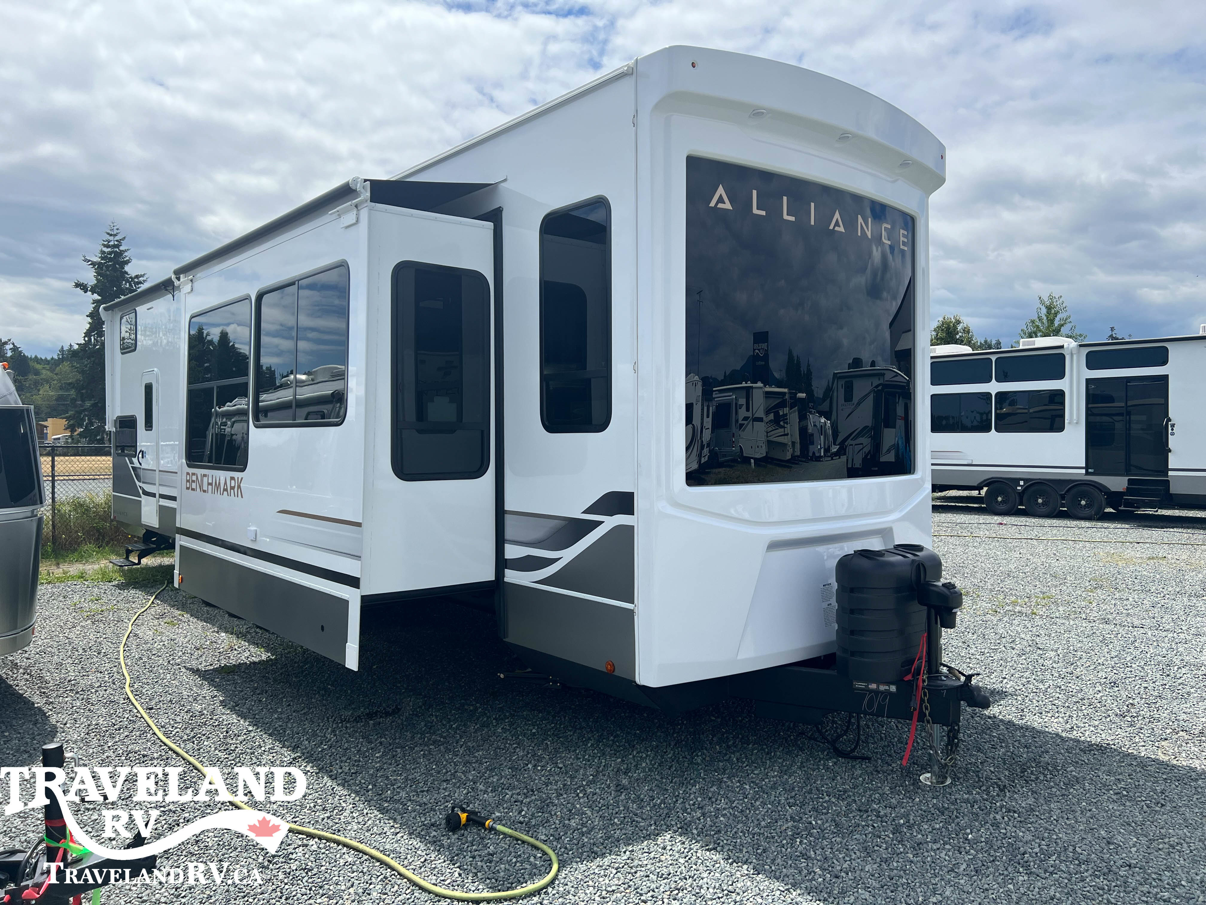 2026 Alliance RV Benchmark 42LFT - Image 1
